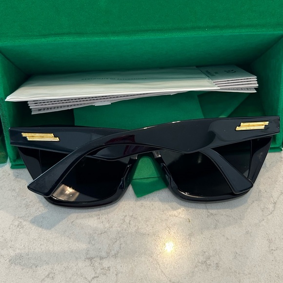 Bottega Veneta Acetate Cat-Eye Sunglasses - Picture 5 of 7